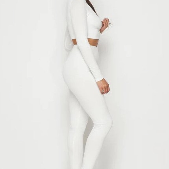 White double lined two piece set - Picture 6 of 6